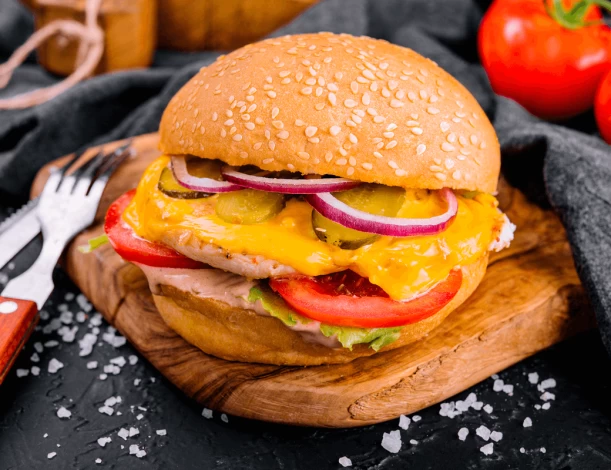 CHICKEN BURGER